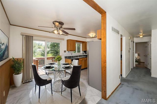 11932 Ameling Road, Maryland Heights, MO 63043
