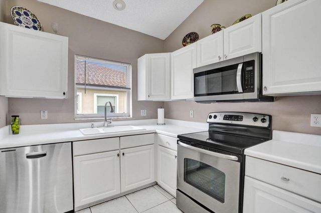 6251 Long Key Lane, Boynton Beach, FL 33472