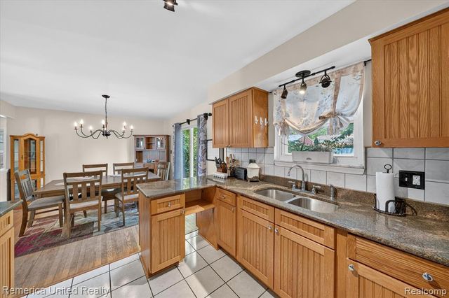 29114 Lori Street, Livonia, MI 48154