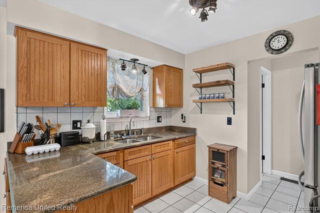 29114 Lori Street, Livonia, MI 48154
