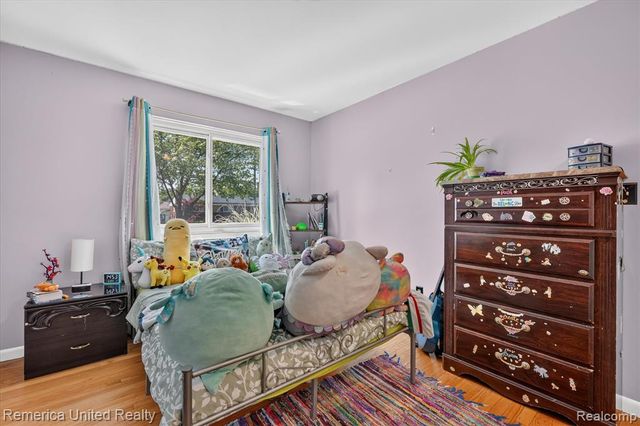 29114 Lori Street, Livonia, MI 48154