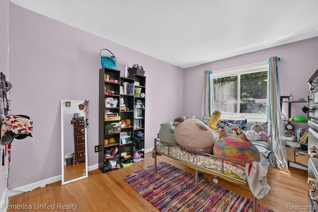 29114 Lori Street, Livonia, MI 48154
