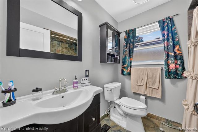 29114 Lori Street, Livonia, MI 48154
