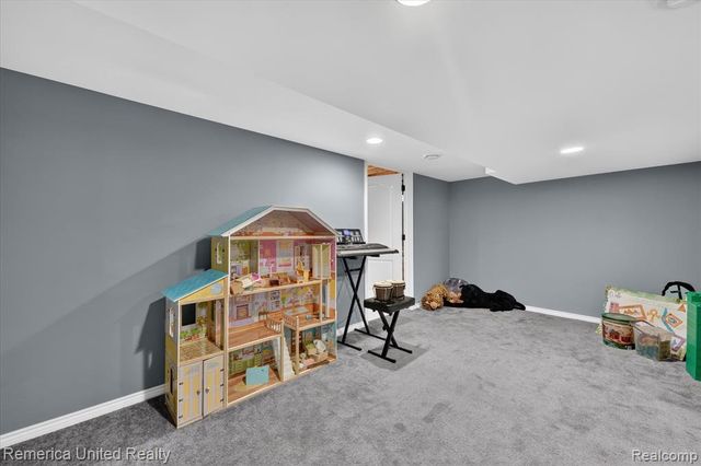 29114 Lori Street, Livonia, MI 48154