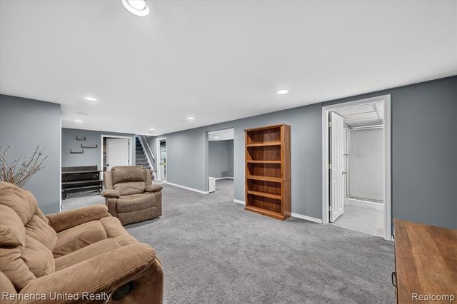 29114 Lori Street, Livonia, MI 48154