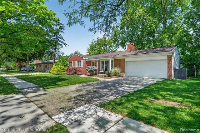 29114 Lori Street, Livonia, MI 48154