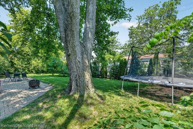29114 Lori Street, Livonia, MI 48154