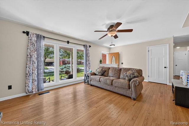 29114 Lori Street, Livonia, MI 48154
