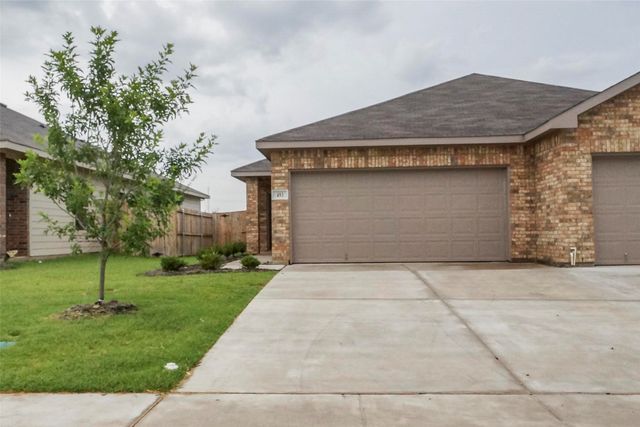 493 Canvas Court, Crowley, TX 76036
