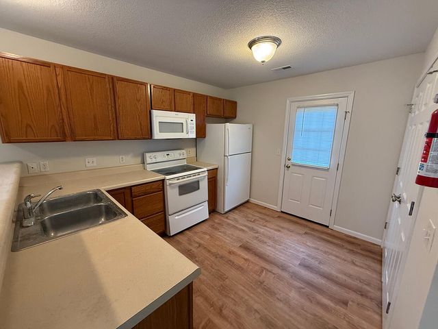 4114 HIDDEN CREEK CT, Columbia, MO 65202