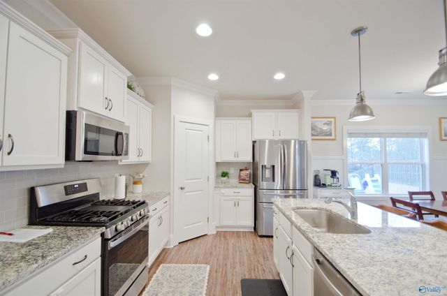 127 Fernhill Drive NW, Madison, AL 35757