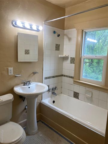 2950 Kendall Street, Detroit, MI 48238