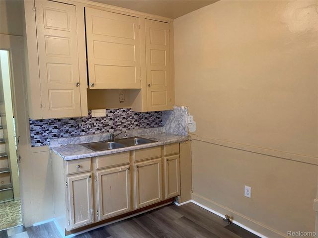 2950 Kendall Street, Detroit, MI 48238