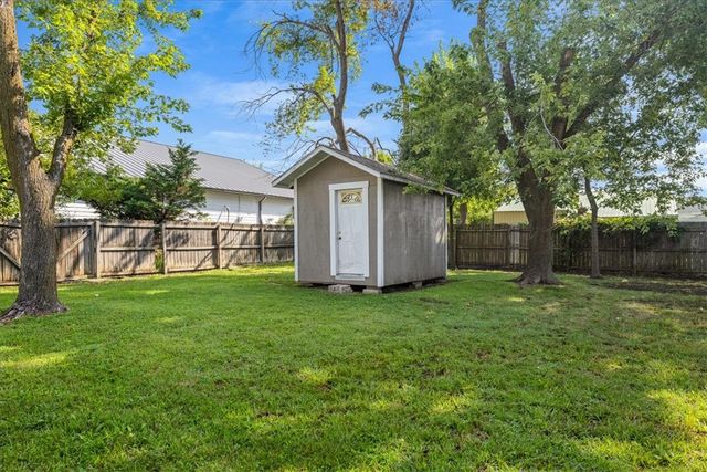 1203 SW I Street, Bentonville, AR 72712