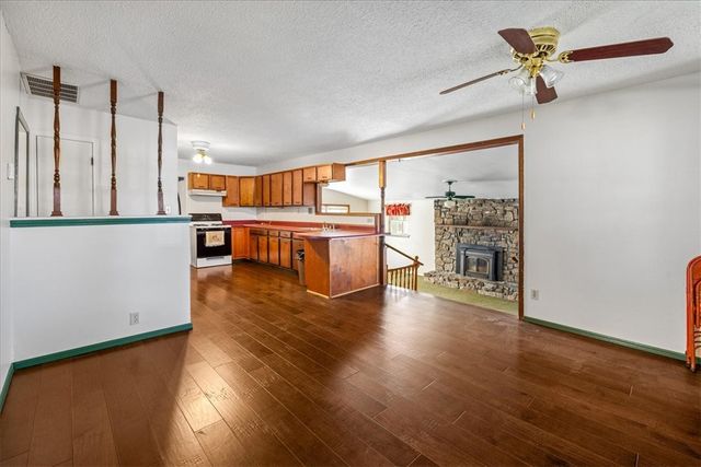 1203 SW I Street, Bentonville, AR 72712