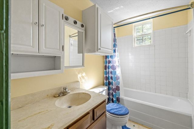 1203 SW I Street, Bentonville, AR 72712