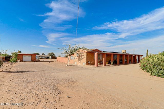 664 Rocky Mountain Road, Chaparral, NM 88081
