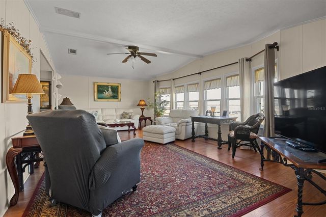 6825 S LAKE HENRY DRIVE NE, Winter Haven, FL 33881