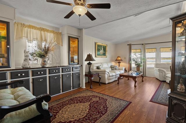 6825 S LAKE HENRY DRIVE NE, Winter Haven, FL 33881