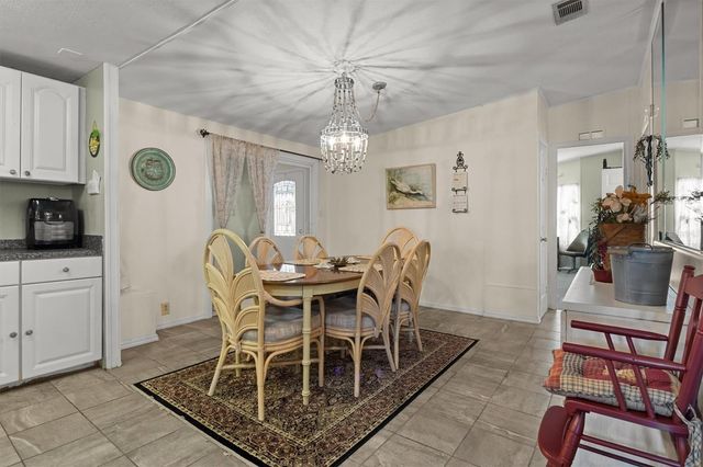 6825 S LAKE HENRY DRIVE NE, Winter Haven, FL 33881