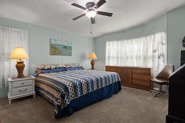 6825 S LAKE HENRY DRIVE NE, Winter Haven, FL 33881