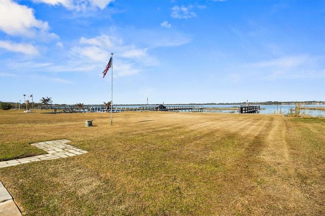 6825 S LAKE HENRY DRIVE NE, Winter Haven, FL 33881