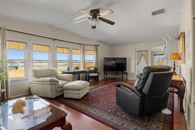 6825 S LAKE HENRY DRIVE NE, Winter Haven, FL 33881