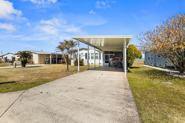 6825 S LAKE HENRY DRIVE NE, Winter Haven, FL 33881