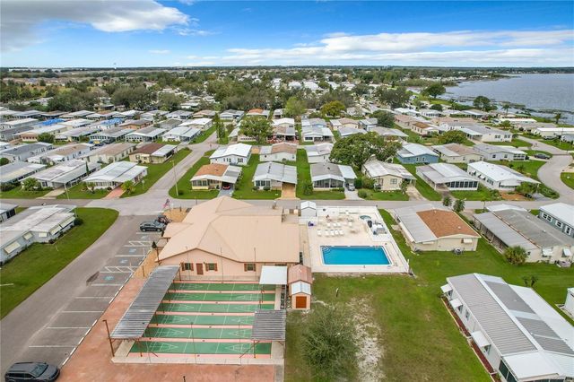 6825 S LAKE HENRY DRIVE NE, Winter Haven, FL 33881