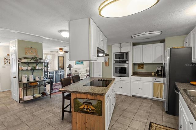 6825 S LAKE HENRY DRIVE NE, Winter Haven, FL 33881