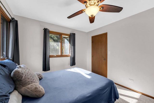 N2443 Giles DRIVE, Burlington, WI 53105