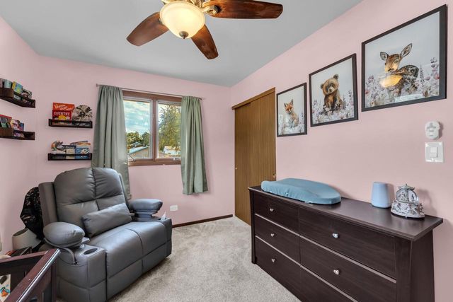 N2443 Giles DRIVE, Burlington, WI 53105