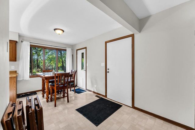 N2443 Giles DRIVE, Burlington, WI 53105