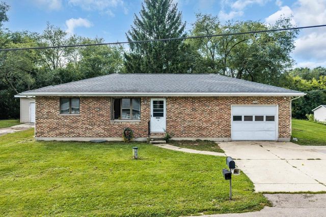 N2443 Giles DRIVE, Burlington, WI 53105