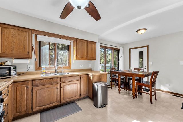 N2443 Giles DRIVE, Burlington, WI 53105