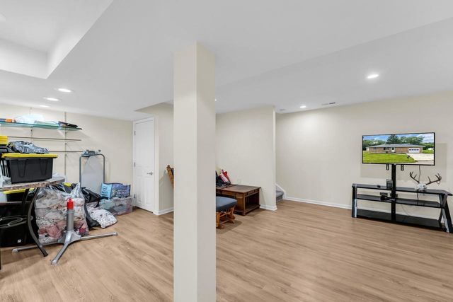 N2443 Giles DRIVE, Burlington, WI 53105