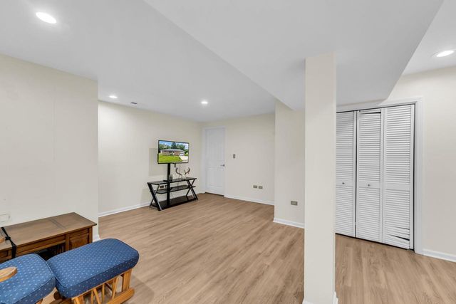 N2443 Giles DRIVE, Burlington, WI 53105