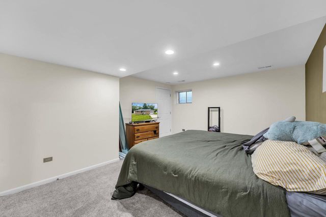 N2443 Giles DRIVE, Burlington, WI 53105