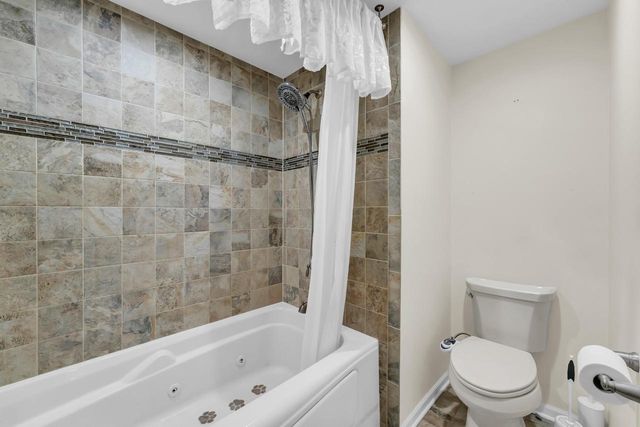 N2443 Giles DRIVE, Burlington, WI 53105