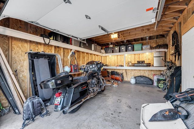 N2443 Giles DRIVE, Burlington, WI 53105