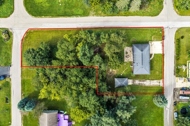 N2443 Giles DRIVE, Burlington, WI 53105