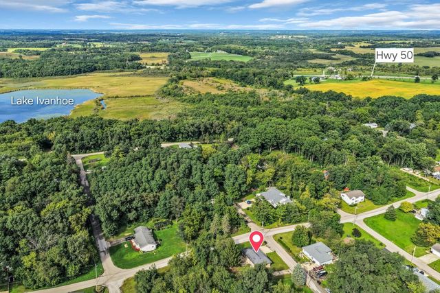 N2443 Giles DRIVE, Burlington, WI 53105