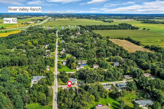 N2443 Giles DRIVE, Burlington, WI 53105