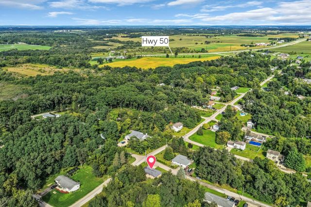 N2443 Giles DRIVE, Burlington, WI 53105