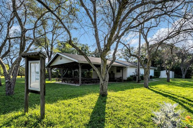 N2443 Giles DRIVE, Burlington, WI 53105
