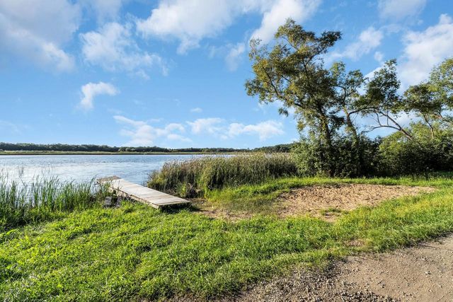 N2443 Giles DRIVE, Burlington, WI 53105