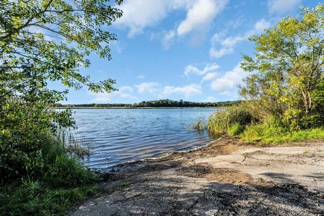 N2443 Giles DRIVE, Burlington, WI 53105
