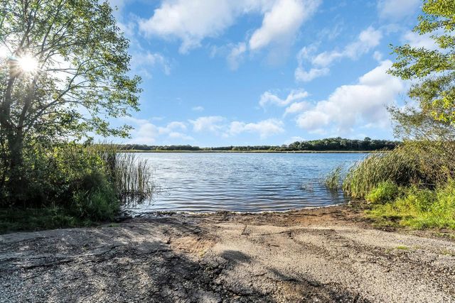 N2443 Giles DRIVE, Burlington, WI 53105