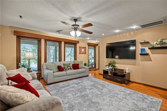 16 W Cardinal Court, Rogers, AR 72756