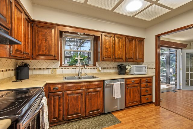 16 W Cardinal Court, Rogers, AR 72756